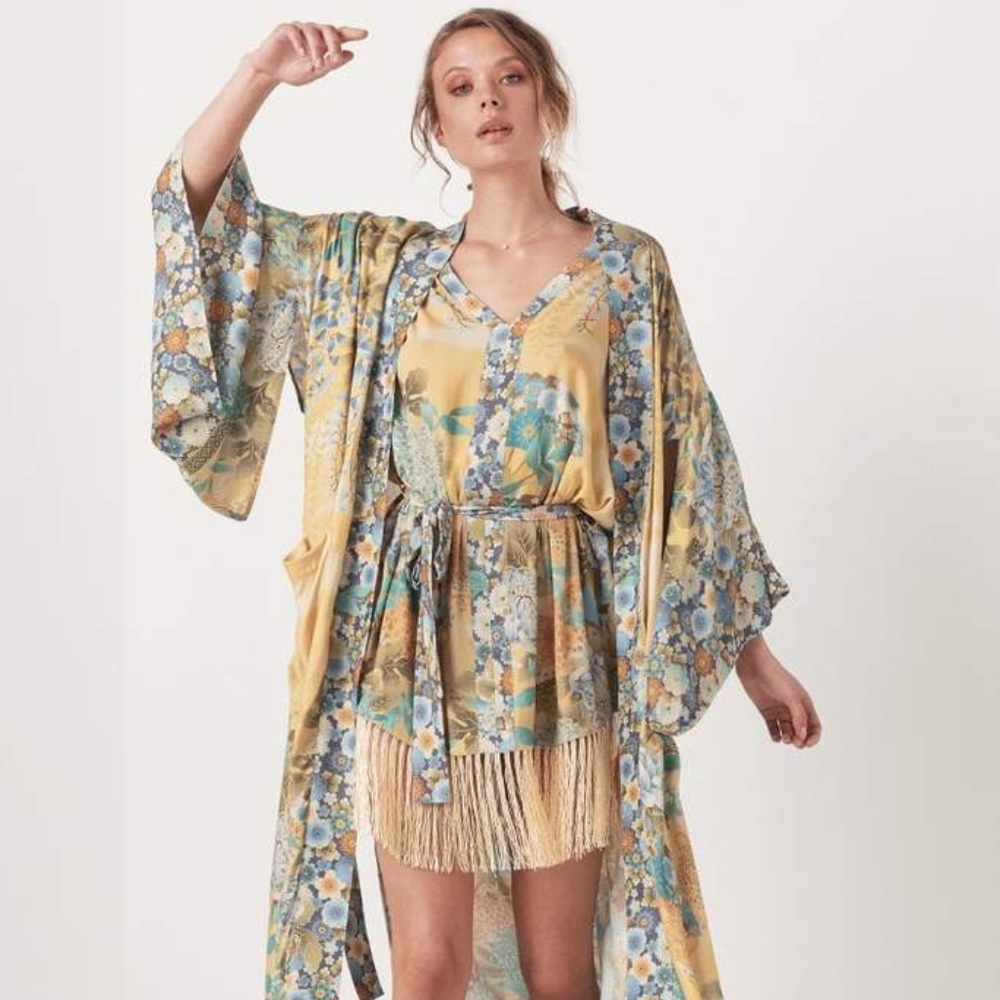 NWT Spell & The Gypsy Collective Willow Kimono